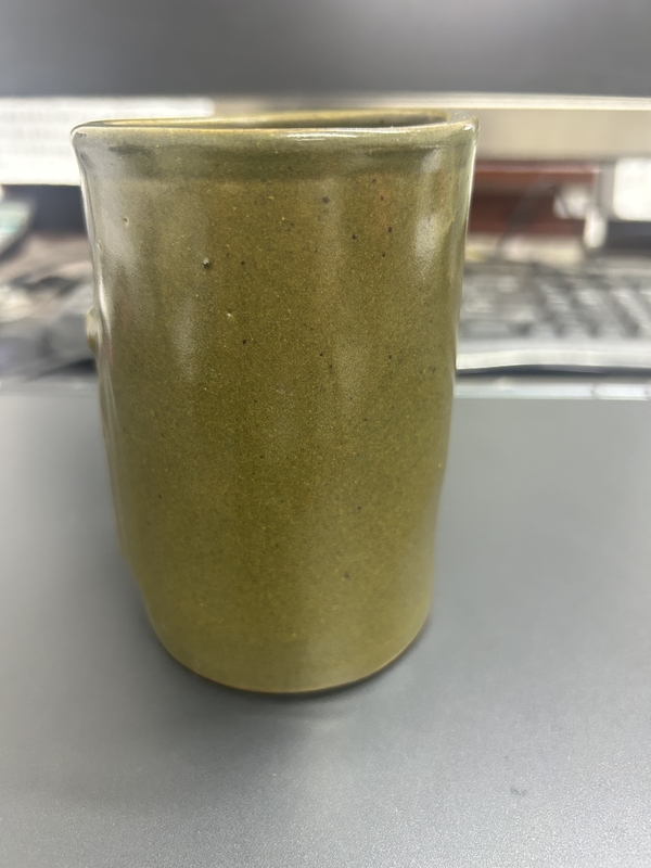 古玩陶瓷清中期茶葉沫釉(廠官釉)堆塑梅花筆筒拍賣,當前價格1580元
