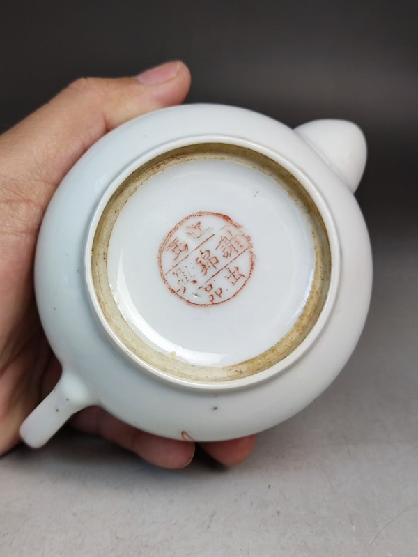 古玩陶瓷彩繪花卉紋茶壺拍賣，當(dāng)前價(jià)格688元