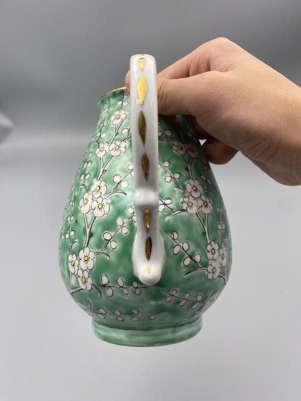 古玩陶瓷0起159一口晚清松石綠地粉彩冰梅紋茶壺拍賣，當前價格1584元