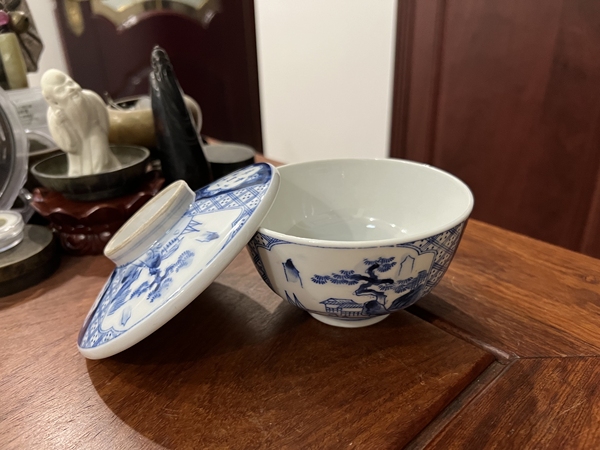 古玩陶瓷民國(guó)青花山水蓋碗拍賣,當(dāng)前價(jià)格299元