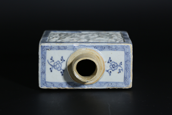 古玩陶瓷乾隆模印雙龍紋茶葉罐拍賣,當(dāng)前價(jià)格3000元