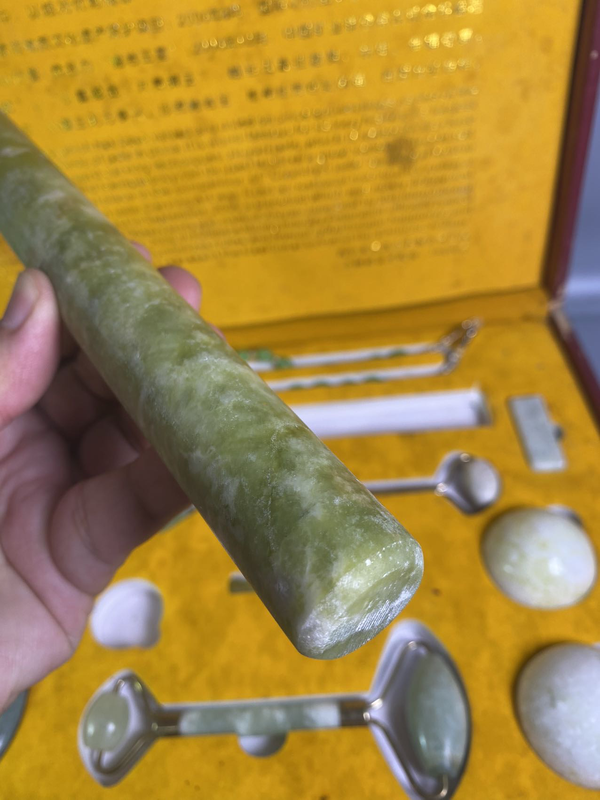 古玩玉器岫玉套裝拍賣，當前價格488元