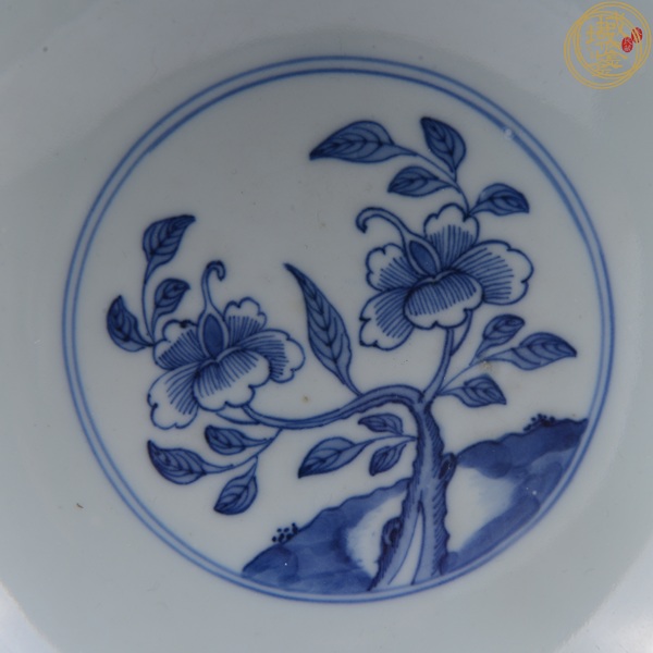 古玩陶瓷青花花卉大碗真品鑒賞圖