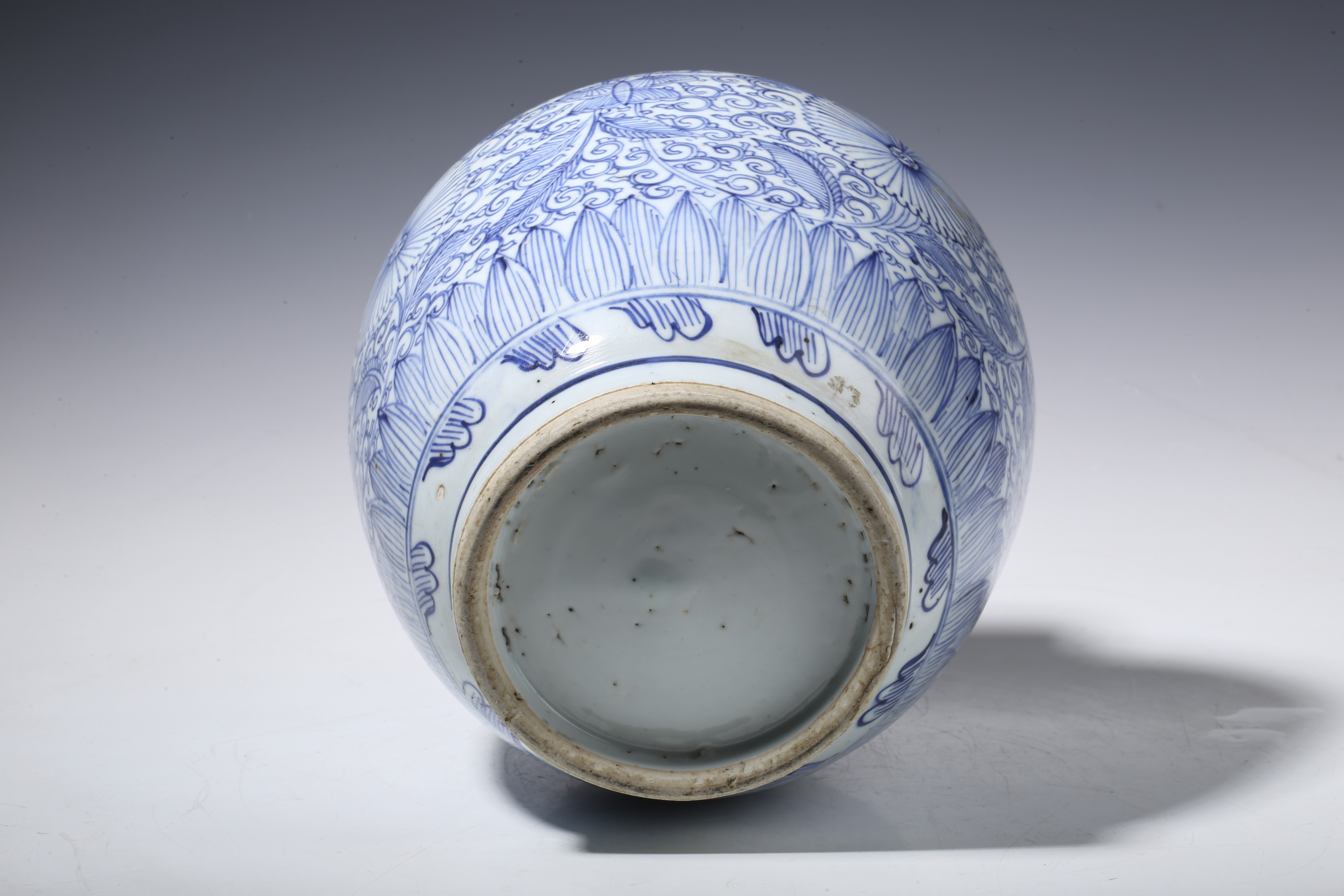 A blue and white handled vase, hu, Mark and period of