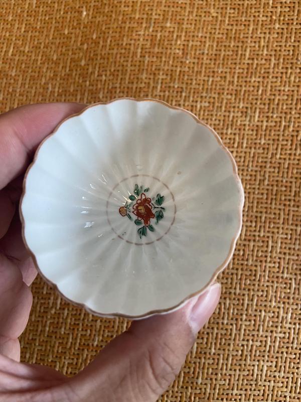 古玩陶瓷五彩菊瓣杯碟拍賣，當前價格1500元