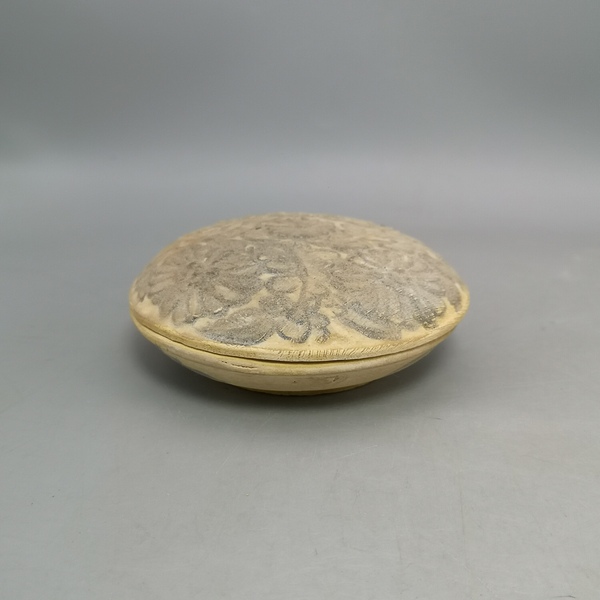 古玩轉(zhuǎn)賣青花花卉紋粉盒子母盒拍賣，當前價格299元