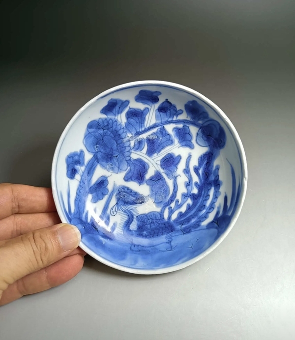 古玩陶瓷康熙 青花鳳穿牡丹圖淺盤拍賣,當(dāng)前價格358元