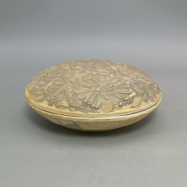 古玩陶瓷元代青花花卉紋粉盒子母盒拍賣,當(dāng)前價(jià)格23456元