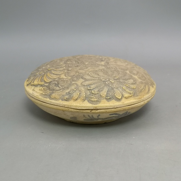 古玩陶瓷元代青花花卉紋粉盒子母盒拍賣,當(dāng)前價(jià)格23456元