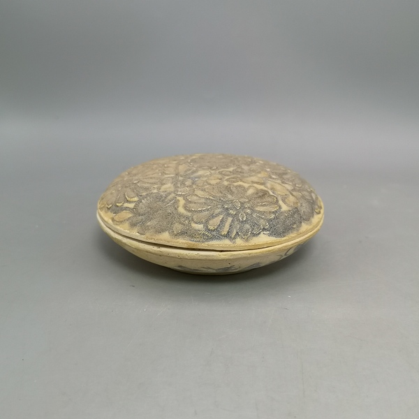 古玩陶瓷元代青花花卉紋粉盒子母盒拍賣,當(dāng)前價(jià)格23456元
