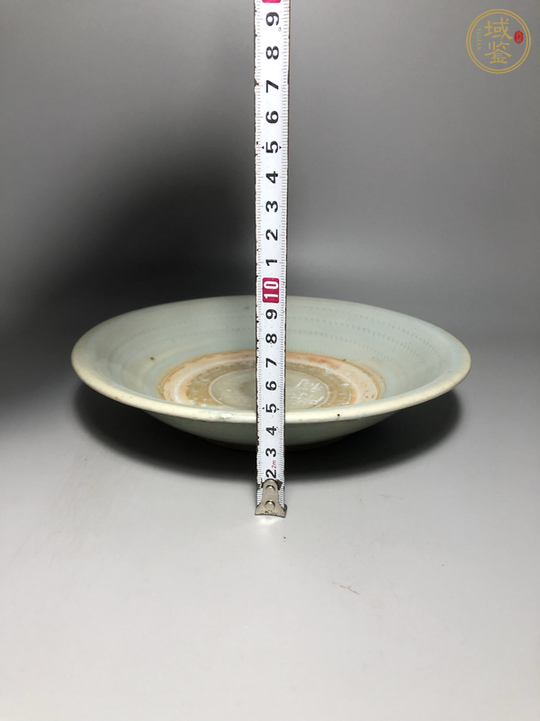 古玩陶瓷明代·青釉跳刀紋盤真品鑒賞圖