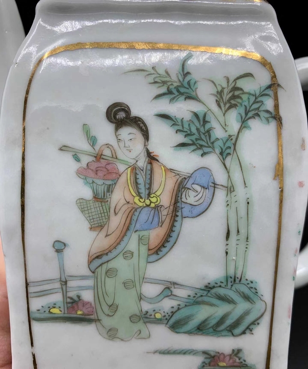 古玩陶瓷晚清民國名家汪淦泉作四方侍女紋執壺拍賣,當前價格1280元