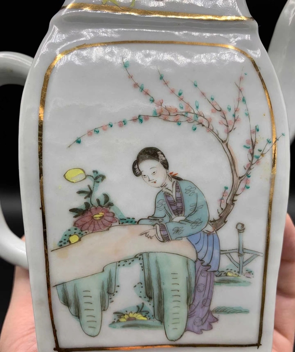 古玩陶瓷晚清民國名家汪淦泉作四方侍女紋執壺拍賣,當前價格1280元
