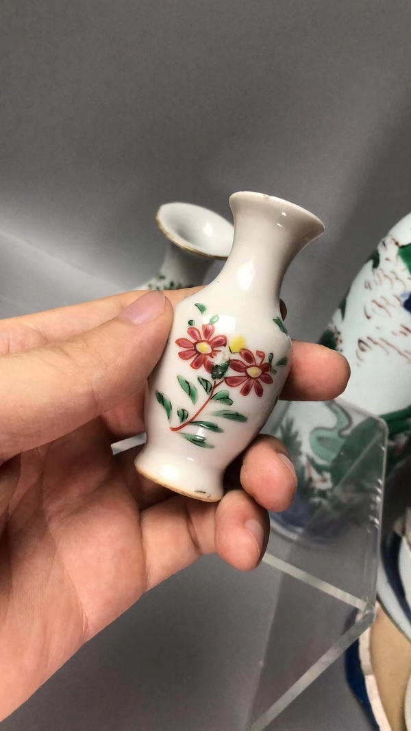 古玩陶瓷粉彩折枝花卉小瓶拍賣，當前價格1300元