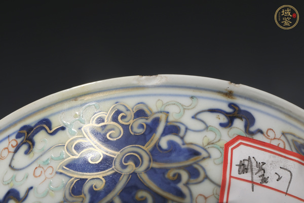 古玩陶瓷清晚·青花加彩纏枝蓮紋碗真品鑒賞圖