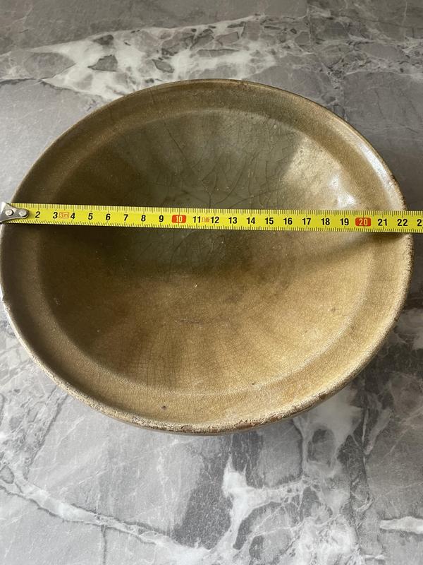 古玩陶瓷元代龍泉青瓷折沿盤拍賣,當前價格5980元