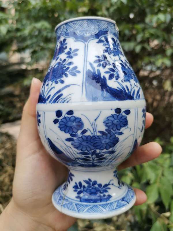 古玩陶瓷【8563-64】清康熙 青花開窗花卉紋瓶一對拍賣,當前價格4980元