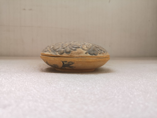 古玩陶瓷宋代青花花卉紋子母粉盒拍賣,當前價格23456元