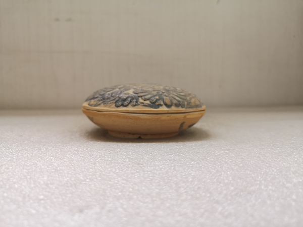 古玩陶瓷宋代青花花卉紋子母粉盒拍賣,當前價格23456元