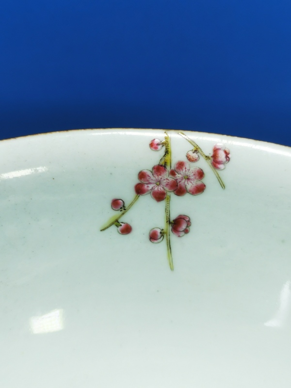 古玩陶瓷清乾隆祭藍(lán)柚描金粉彩花卉龍紋碗拍賣，當(dāng)前價格8000元