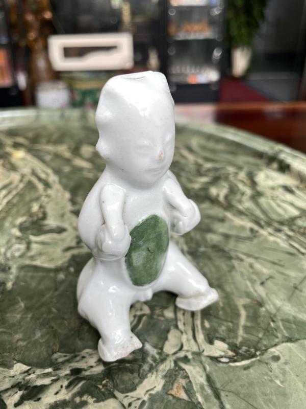 古玩陶瓷清代中晚期綠彩孩童擺件拍賣,當前價格888元