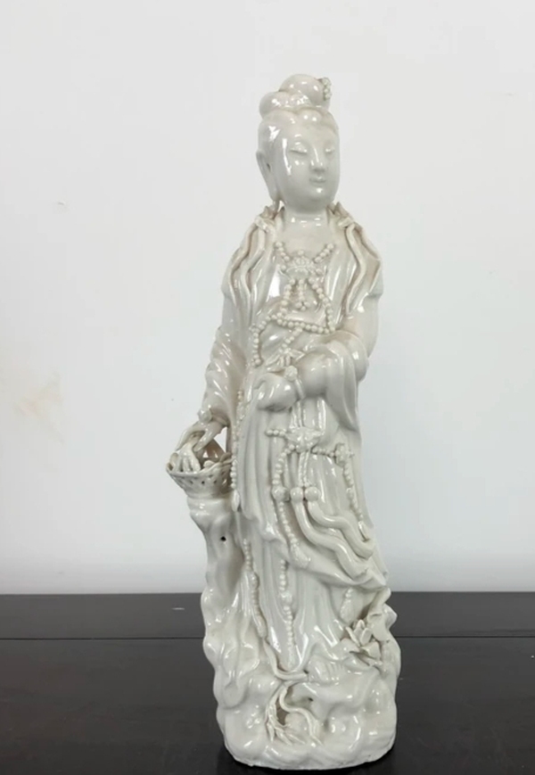 古玩陶瓷清.全美品白釉觀音塑像拍賣(mài)，當(dāng)前價(jià)格19800元