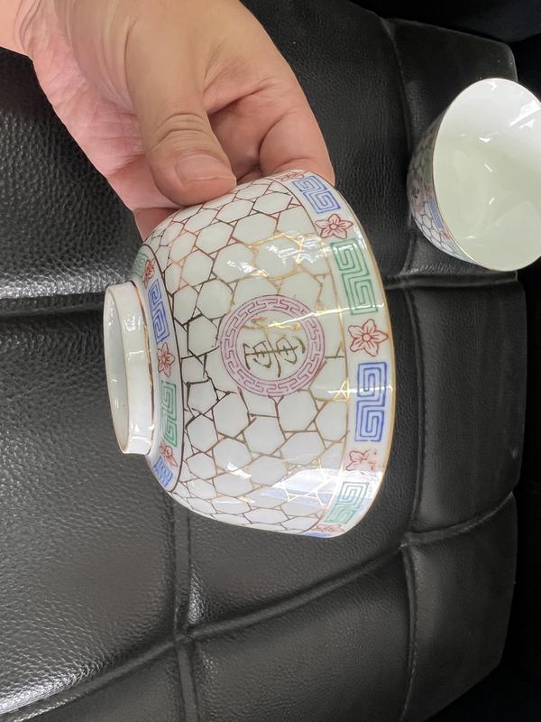 古玩陶瓷民國·錦地粉彩描金萬壽無疆碗(一對)拍賣,當前價格1280元