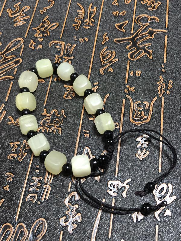 古玩玉器精品天然玉質(zhì)手串拍賣(mài)，當(dāng)前價(jià)格1500元