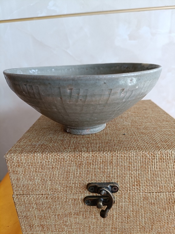 古玩陶瓷館藏級北宋同安窯珠光青瓷雙面刻花碗拍賣,當前價格299元