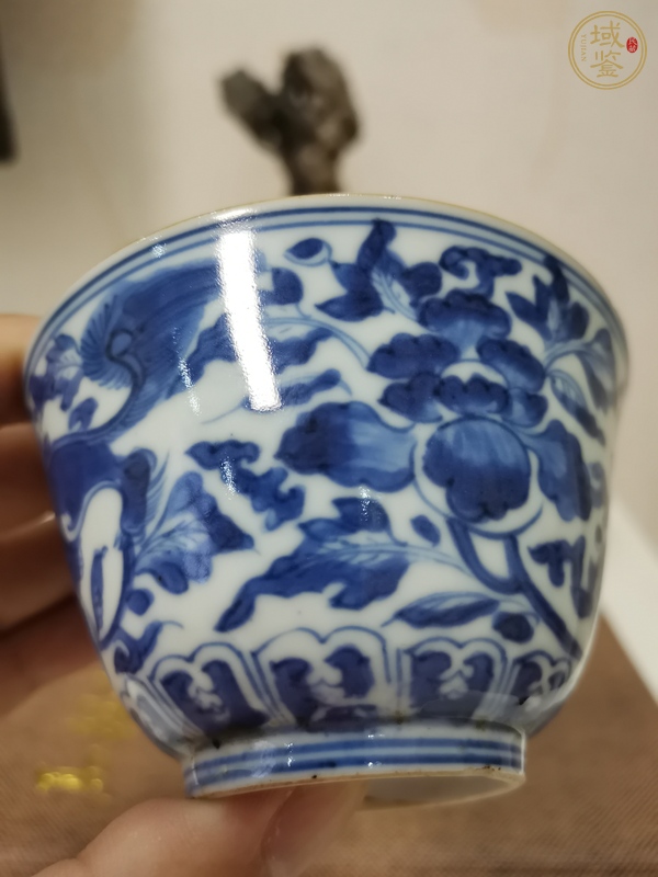 古玩陶瓷花間獅子紋青花碗真品鑒賞圖