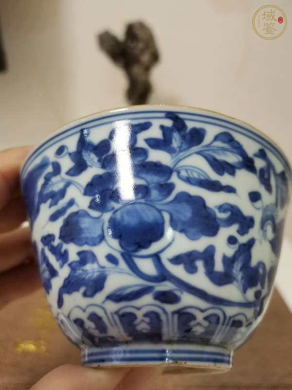 古玩陶瓷花間獅子紋青花碗真品鑒賞圖