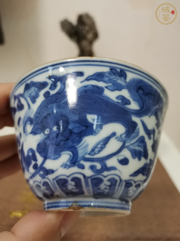 古玩陶瓷花間獅子紋青花碗真品鑒賞圖