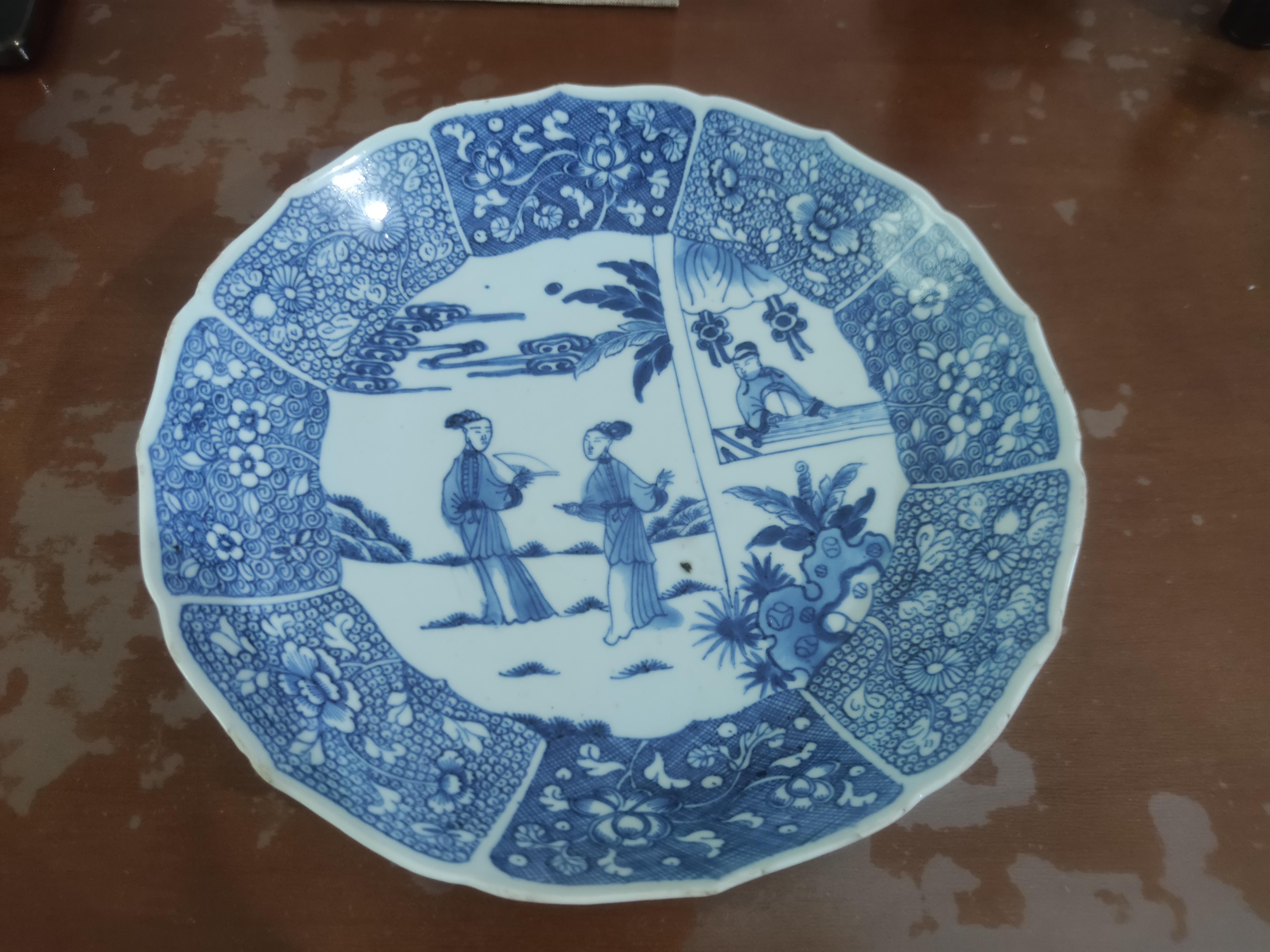 域鉴古玩】清乾隆青花人物盘拍卖价格/图片/值多少钱 域鉴古玩】清乾隆青花人物盘拍卖价格/图片/值多少钱