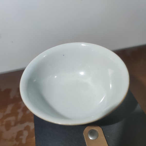 古玩陶瓷清乾隆青釉粉彩花蝶紋茶圓拍賣,當(dāng)前價(jià)格9800元
