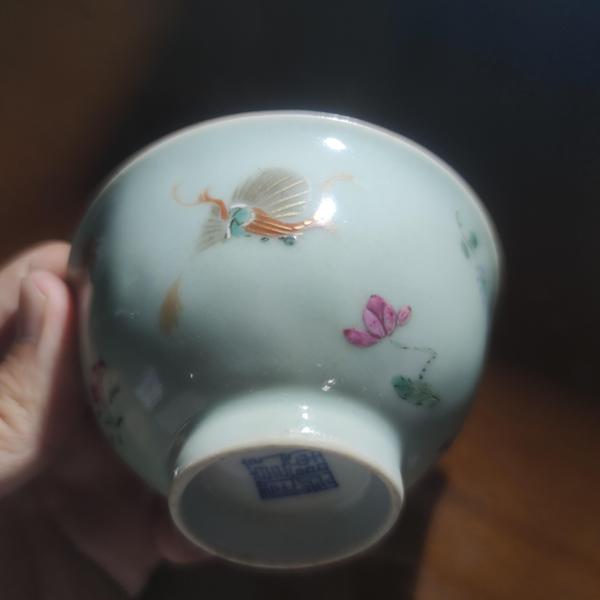 古玩陶瓷清乾隆青釉粉彩花蝶紋茶圓拍賣,當(dāng)前價(jià)格9800元