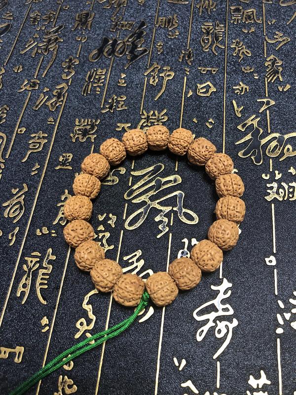 古玩玉器精品天然金剛菩提手持拍賣(mài),當(dāng)前價(jià)格35元