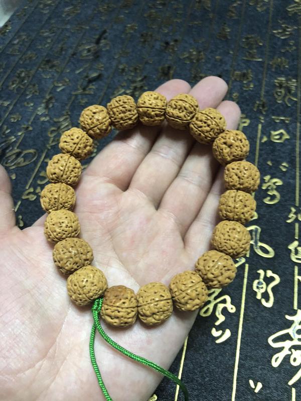 古玩玉器精品天然金剛菩提手持拍賣(mài)，當(dāng)前價(jià)格888元