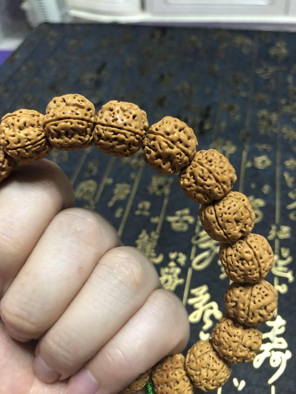 古玩玉器精品天然金剛菩提手持拍賣(mài),當(dāng)前價(jià)格35元