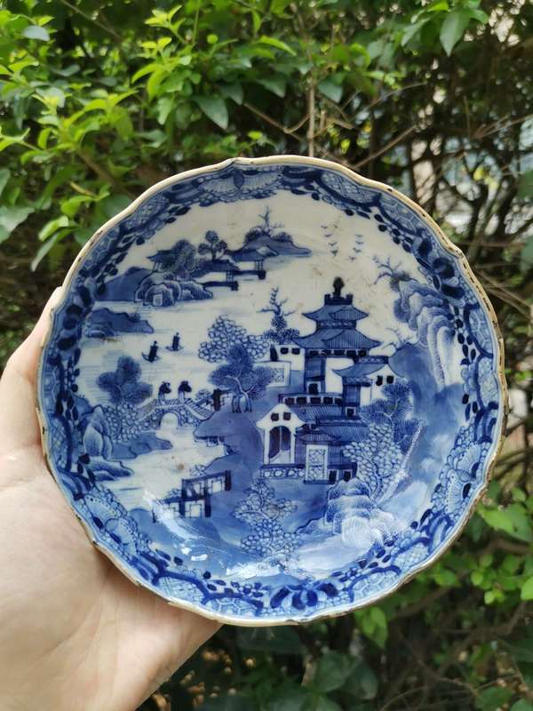 古玩陶瓷【8617】清乾隆 青花山水樓閣圖花口盤拍賣,當前價格1980元