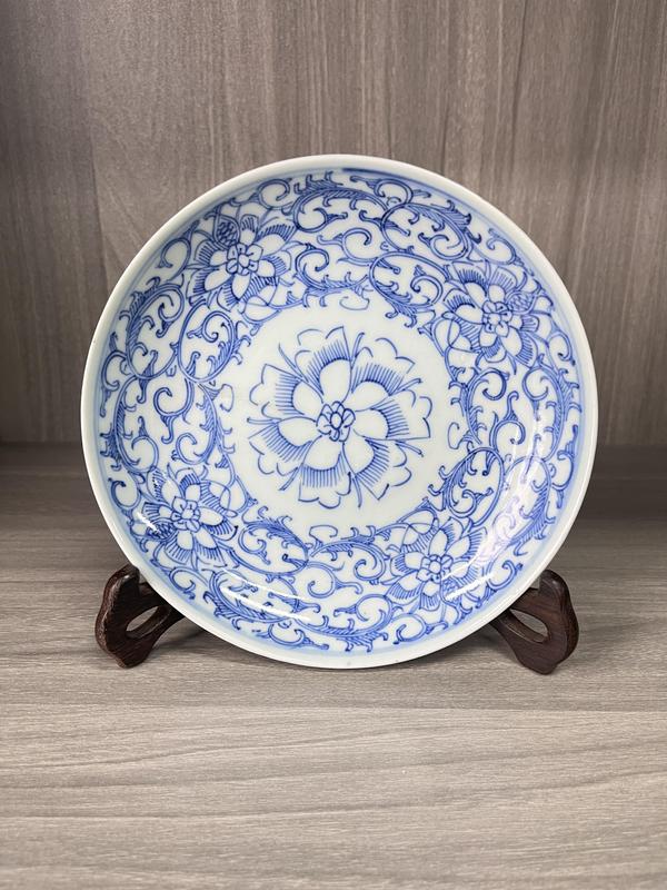 古玩陶瓷清嘉慶 精品青花淡描纏枝蓮紋盤(官窯紋飾)拍賣,當前價格1800元