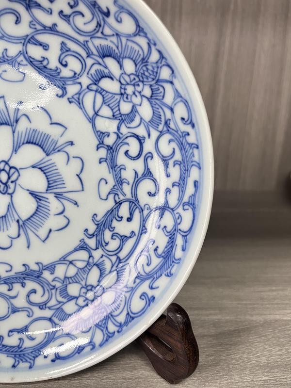古玩陶瓷清嘉慶 精品青花淡描纏枝蓮紋盤(官窯紋飾)拍賣,當前價格1800元