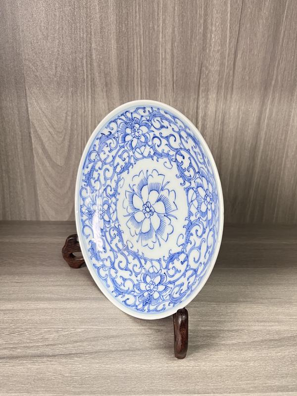 古玩陶瓷清嘉慶 精品青花淡描纏枝蓮紋盤(官窯紋飾)拍賣,當前價格1800元