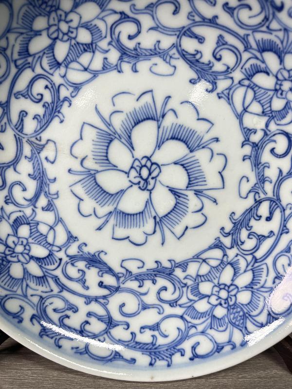 古玩陶瓷清嘉慶 精品青花淡描纏枝蓮紋盤(官窯紋飾)拍賣,當前價格1800元