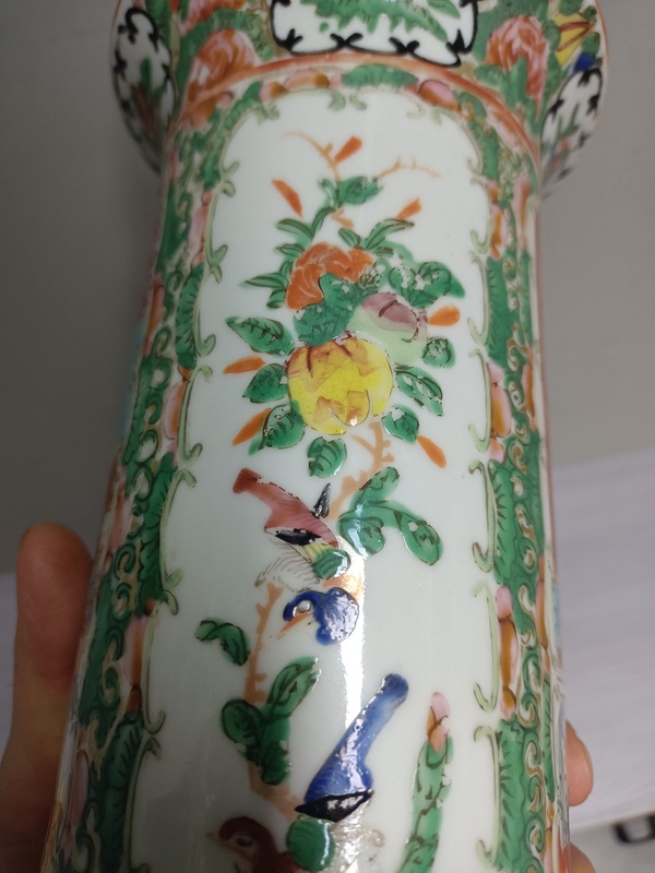 古玩陶瓷開窗花卉人物描金大花觚拍賣,當前價格2800元