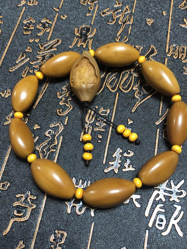 古玩玉器精品天然橄欖核雕手串拍賣,當前價格88元