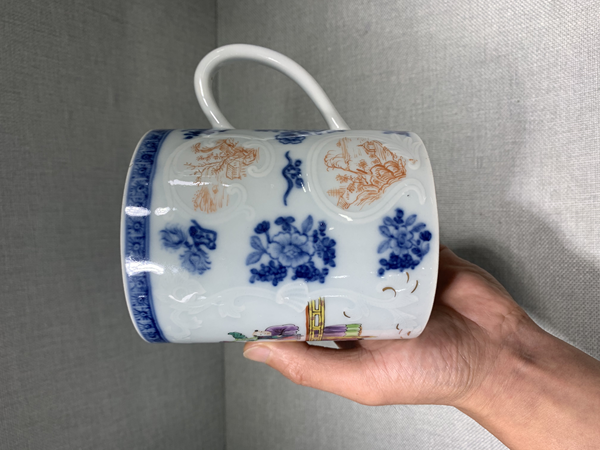 古玩陶瓷乾隆暗春宮青花大把杯拍賣，當(dāng)前價(jià)格6800元