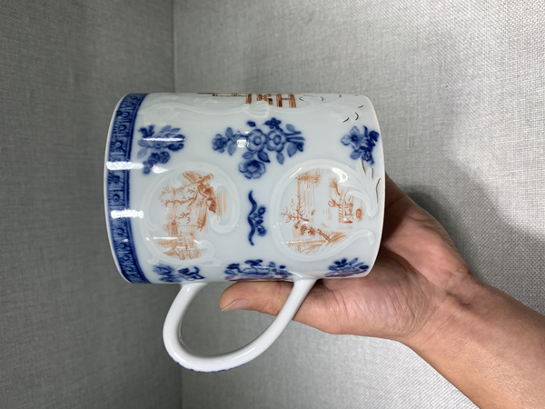 古玩陶瓷乾隆暗春宮青花大把杯拍賣，當(dāng)前價(jià)格6800元