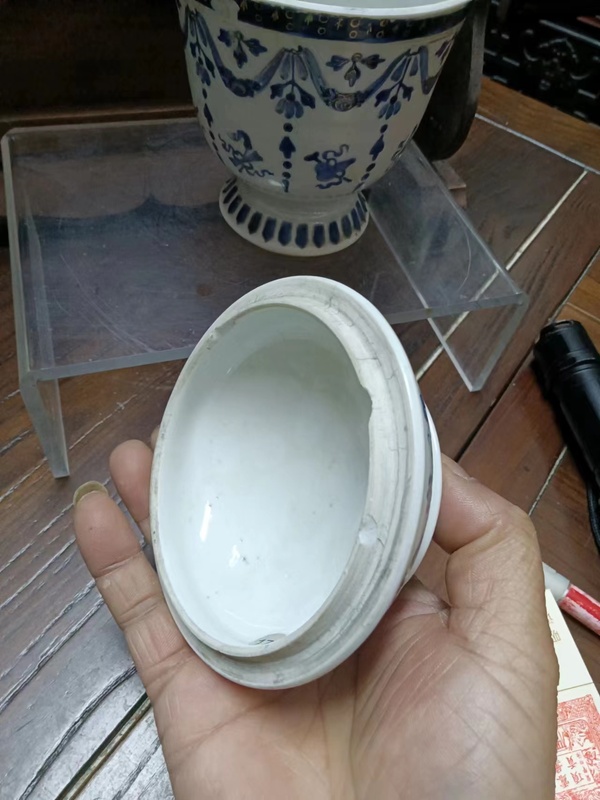 古玩陶瓷乾隆藍料彩描金八寶紋蓋杯拍賣,當前價格5500元