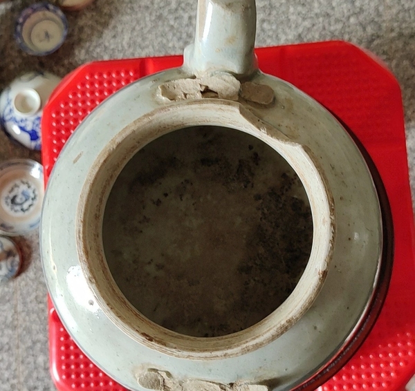 古玩陶瓷大號明代菊紋青花壺拍賣,當(dāng)前價(jià)格120元
