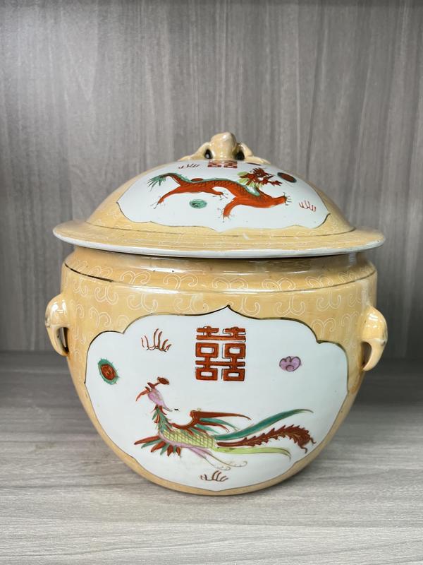 古玩陶瓷黃地粉彩龍鳳紋粥罐拍賣,當(dāng)前價(jià)格380元